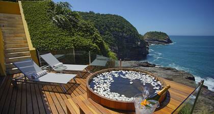 Cliffside Luxury Inn