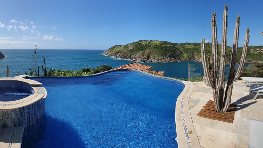 Cliffside Luxury Inn