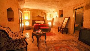 Honeymoon Double Room | Individually decorated, individually furnished, desk, free WiFi