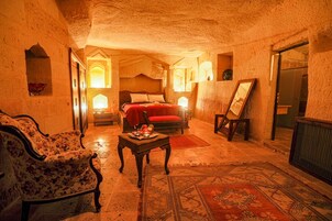 蜜月双人房 | 特色装修、特色家居、办公桌、免费 WiFi