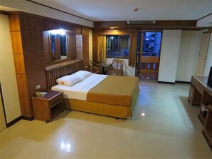 Mini Suite | Minibar, desk, free WiFi