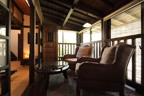 Suite Tradition, 1 lit double, bain à remous, dans les dépendances (Adult only) | Balcon