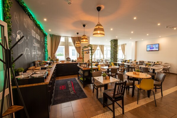 Daily buffet breakfast (EUR 11.90 per person)