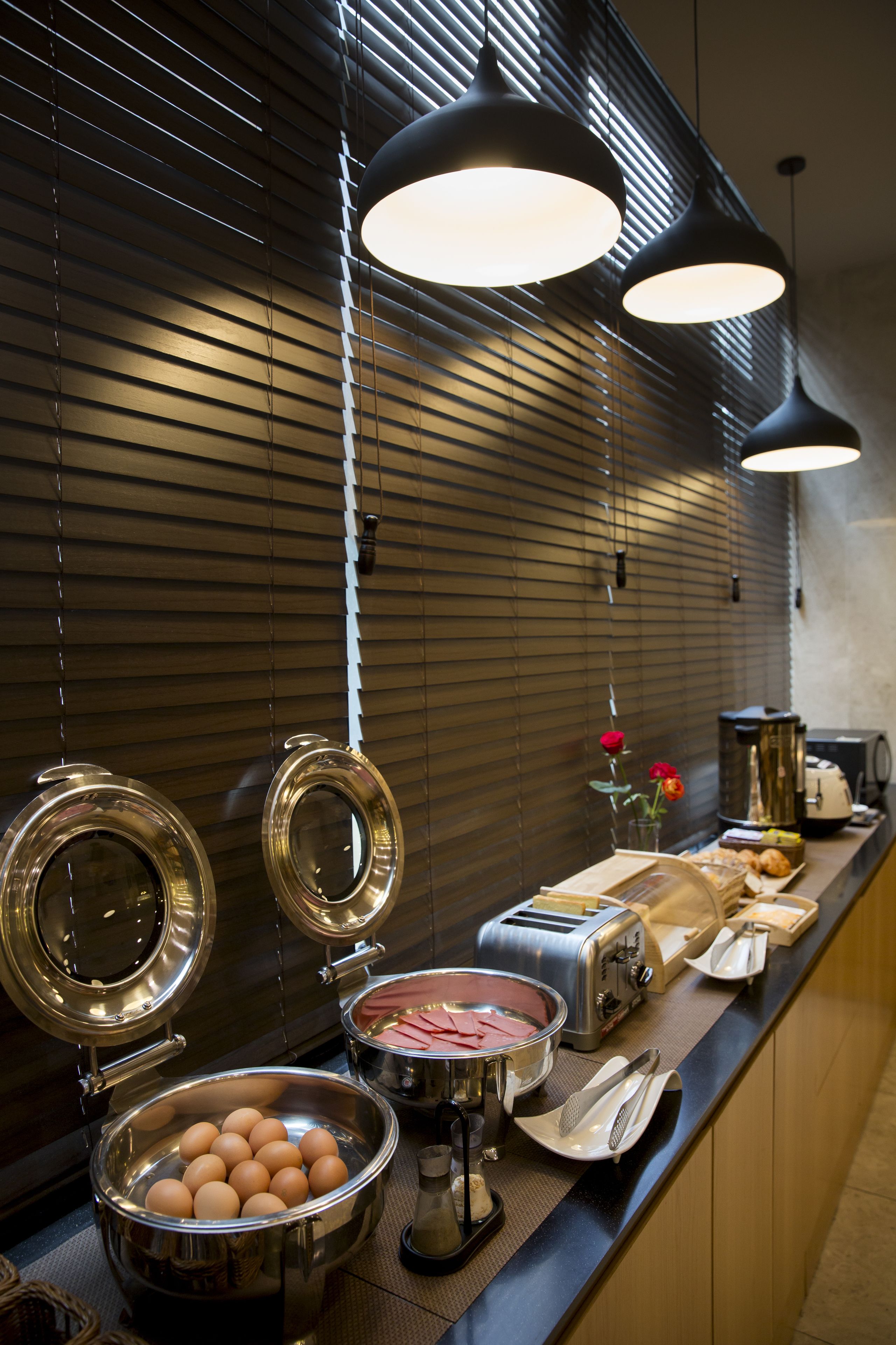 daily buffet breakfast (krw 15000 per person)