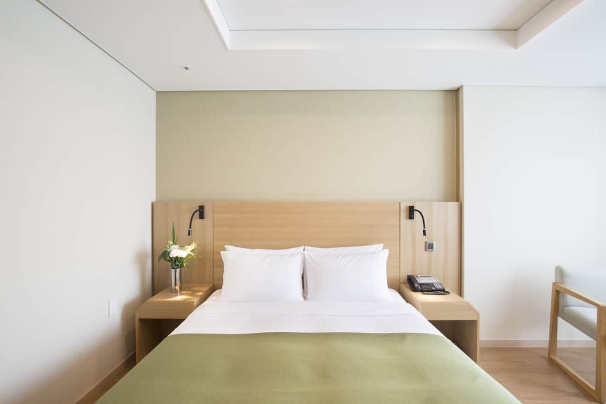 1 bedroom, minibar, in-room safe, blackout curtains