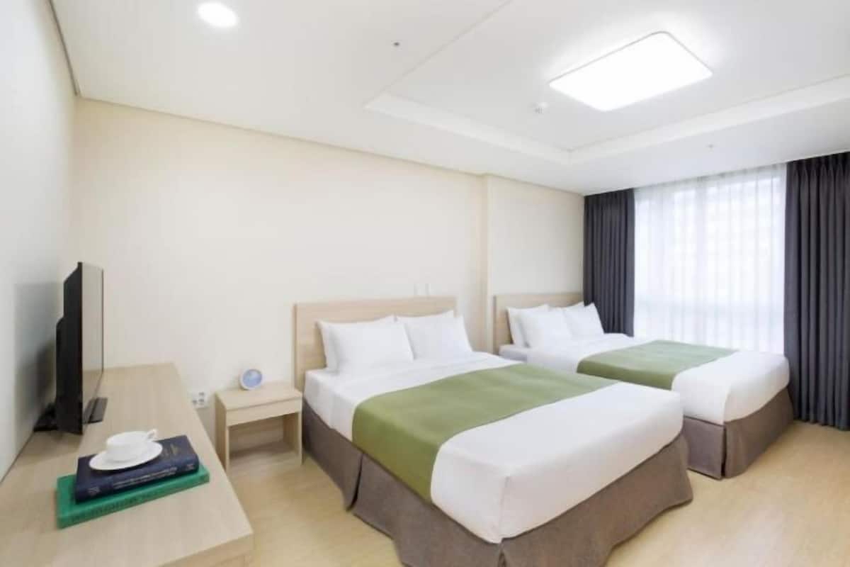 In-room safe, blackout drapes, soundproofing, free WiFi