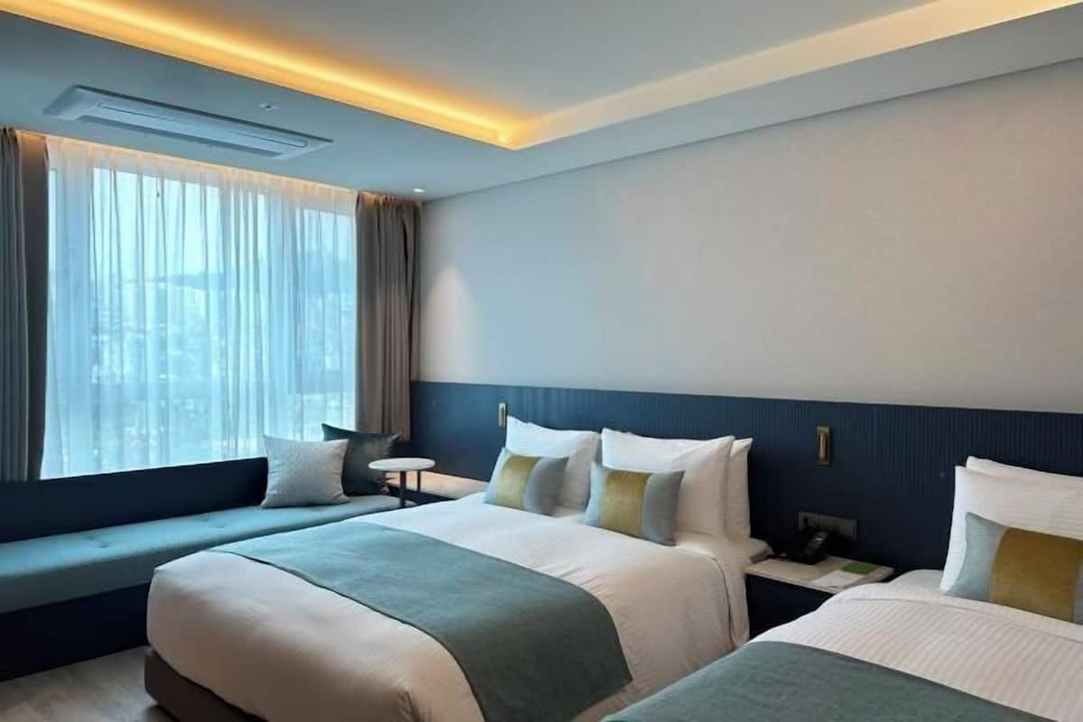 In-room safe, blackout drapes, soundproofing, free WiFi
