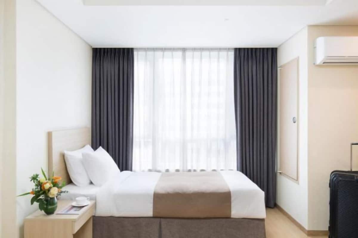 In-room safe, blackout drapes, soundproofing, free WiFi