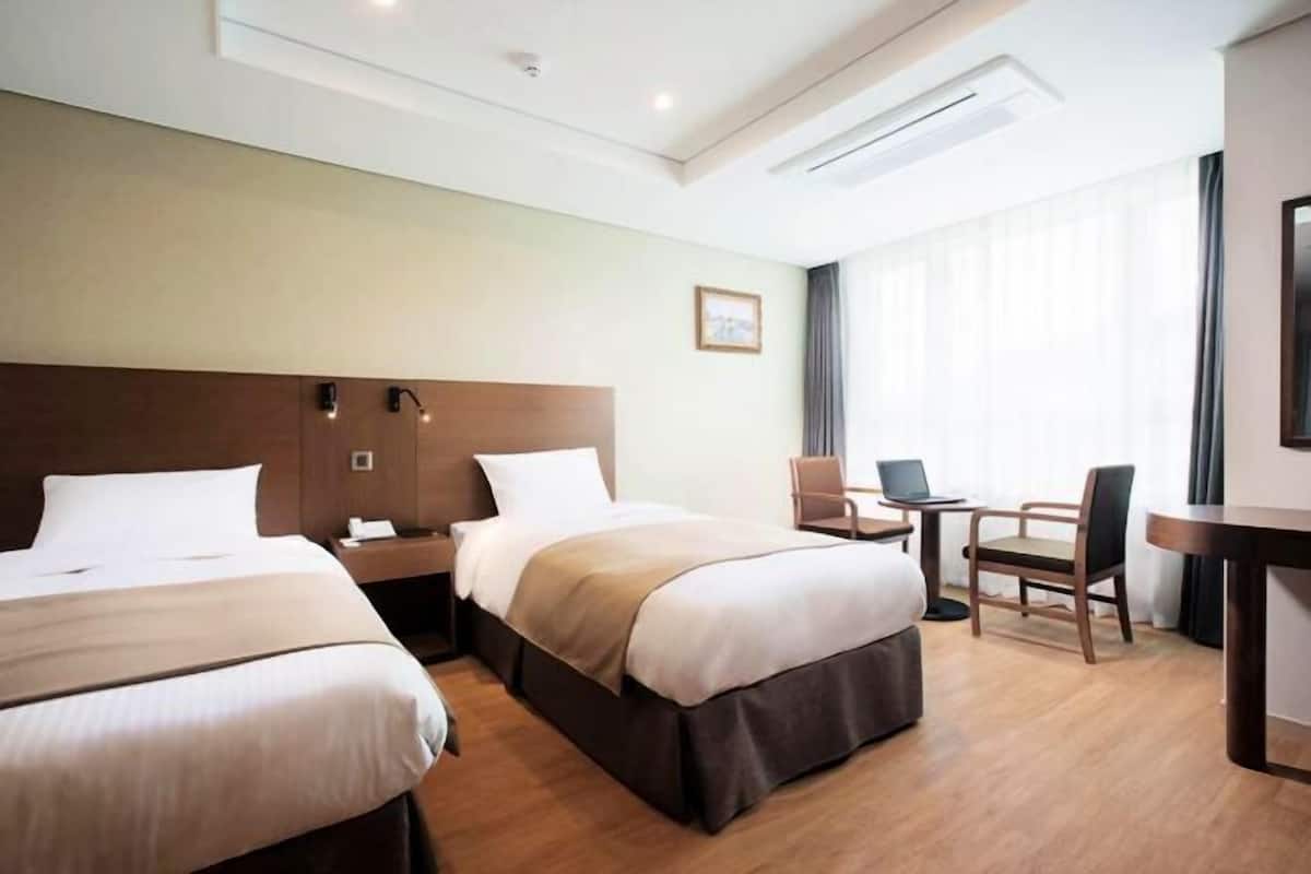 1 bedroom, minibar, in-room safe, blackout drapes