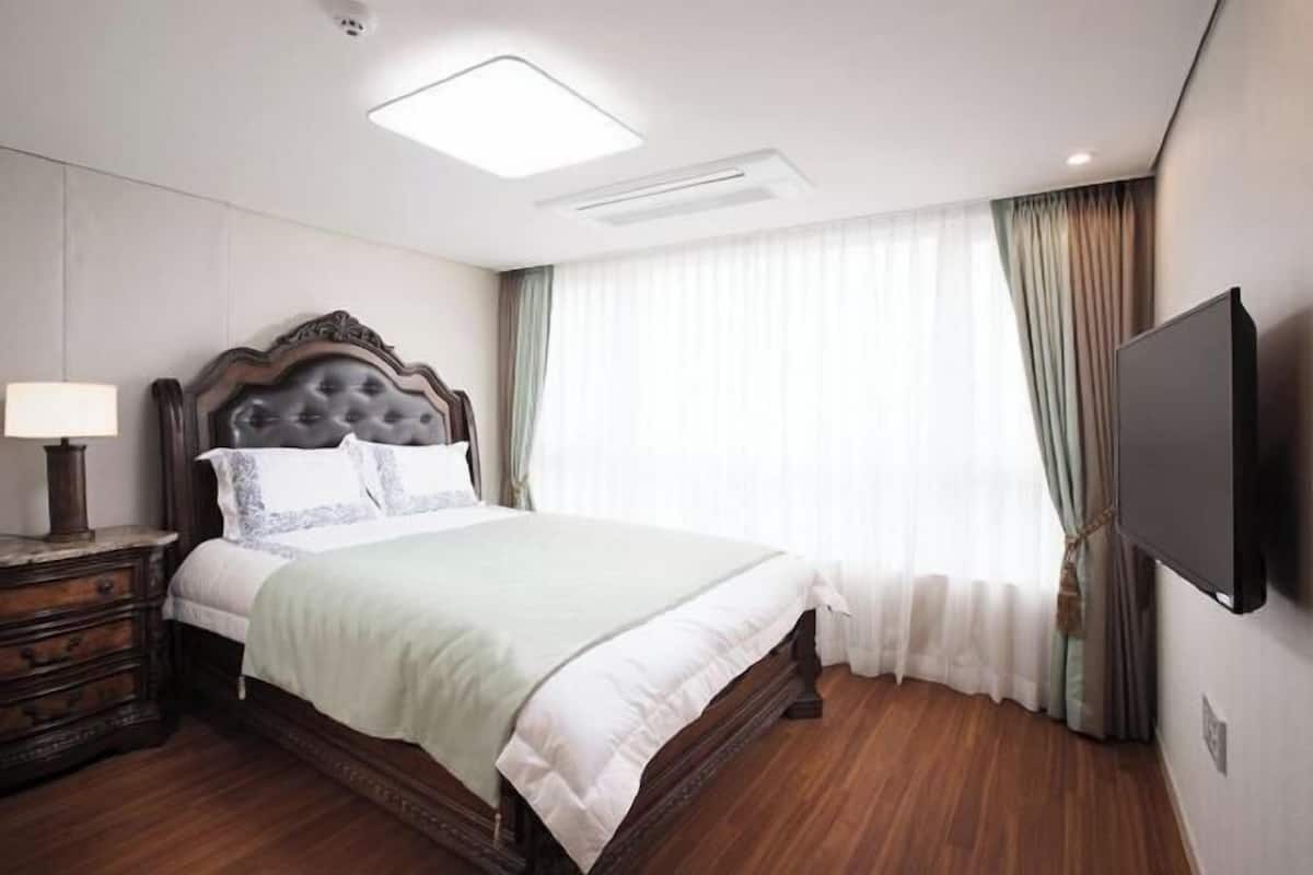 1 bedroom, minibar, in-room safe, blackout drapes