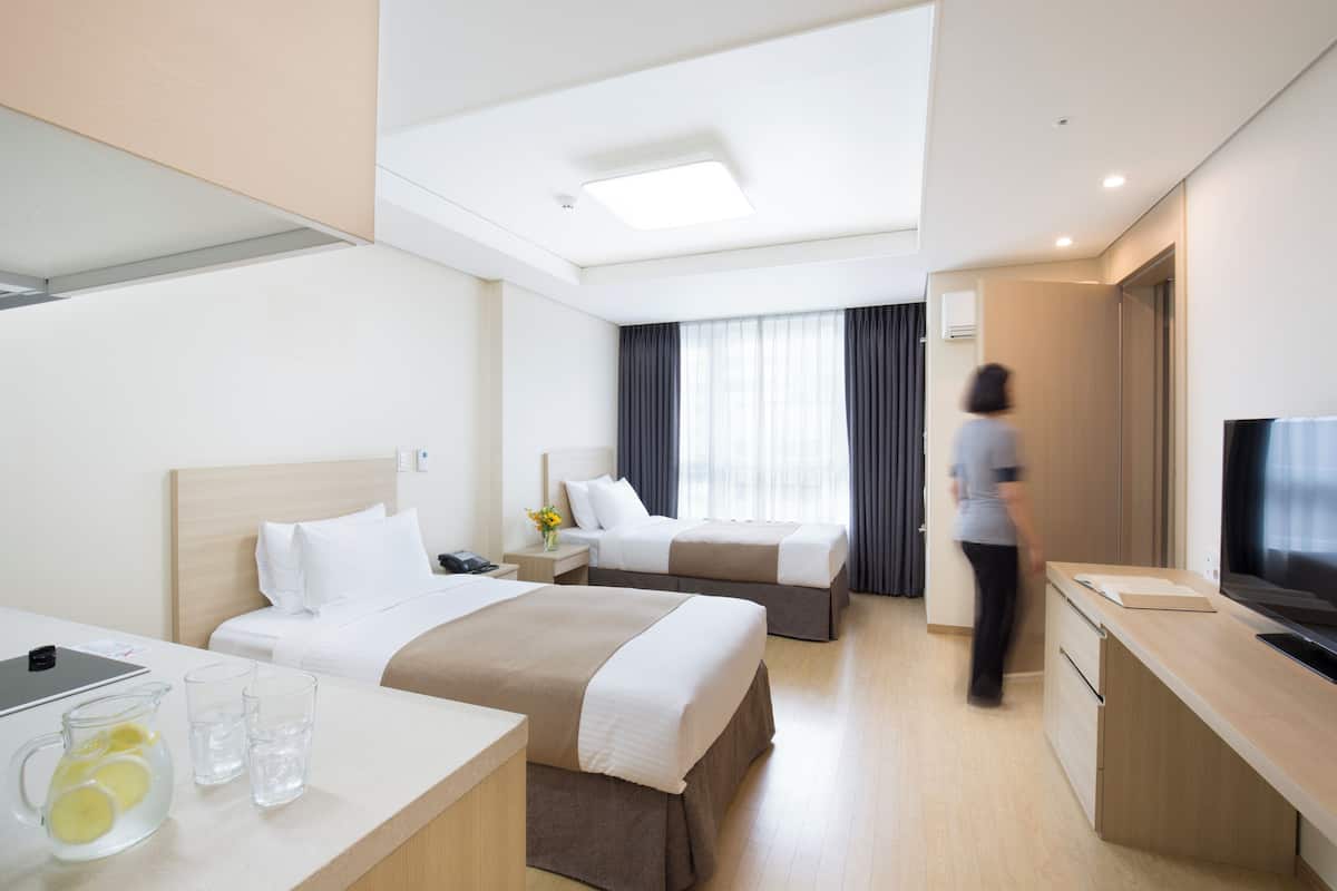 1 bedroom, minibar, in-room safe, blackout curtains