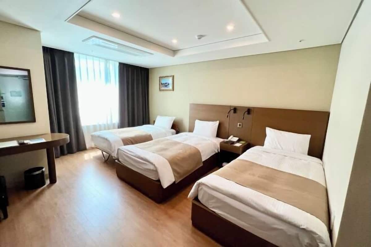 1 bedroom, minibar, in-room safe, blackout drapes