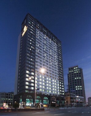 Front of property - Crown Harbor Hotel Busan (Busan)