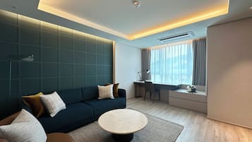 1 habitación, minibar y caja de seguridad en la habitación