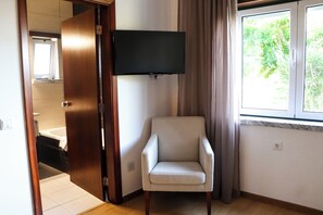 Desk, free cots/infant beds, free WiFi, bed sheets