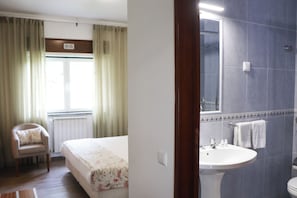 Desk, free cots/infant beds, free WiFi, bed sheets