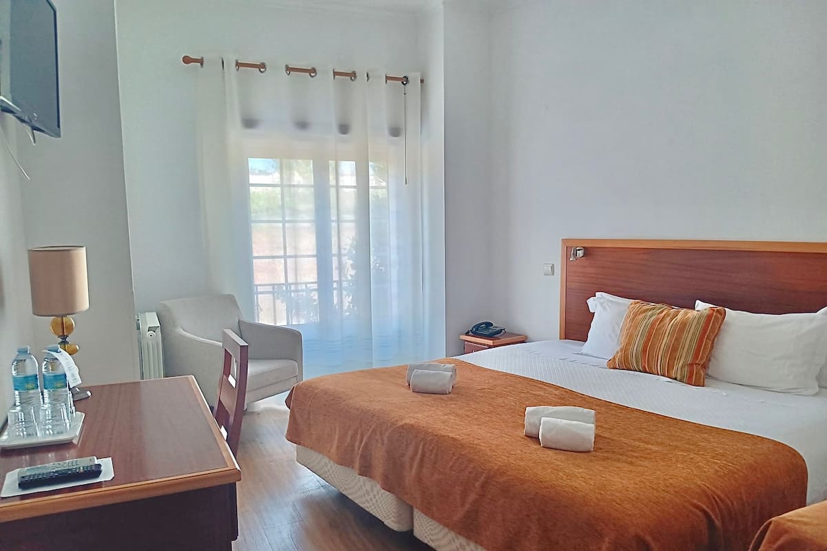 Desk, free cots/infant beds, free WiFi, bed sheets