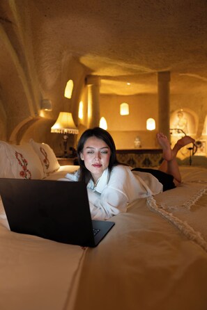 ROMAN KING SUITE with TURKISH HAMAM | Egyptian cotton sheets, hypo-allergenic bedding, down duvets - Gamirasu Cave Hotel - Special Class (Ürgüp)