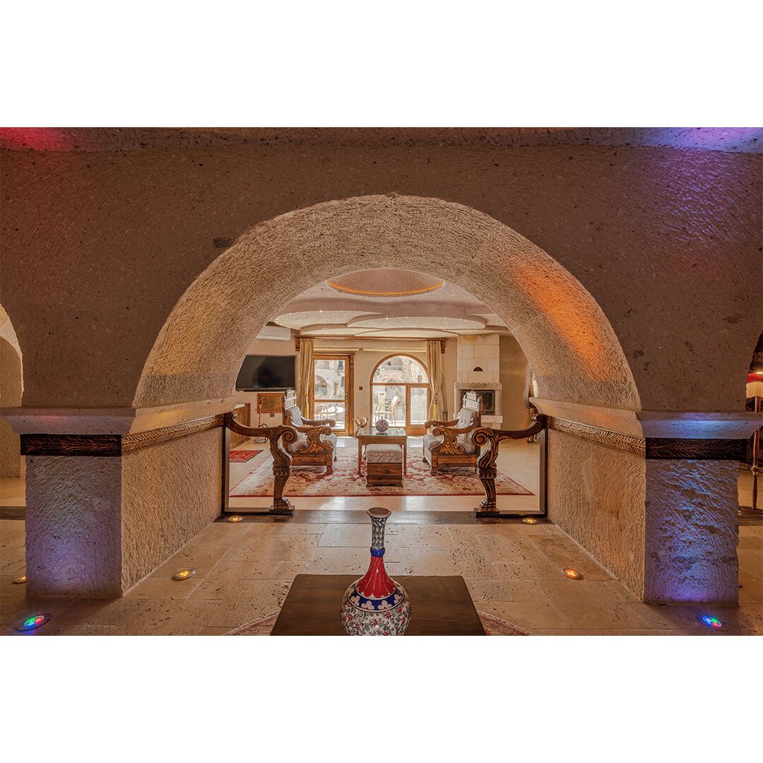 byzantine king suite with turkish hamam | egyptian cotton sheets, hypo-allergenic bedding, down duvets