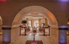 BYZANTINE KING SUITE with TURKISH HAMAM | Egyptian cotton sheets, hypo-allergenic bedding, down duvets - Gamirasu Cave Hotel - Special Class (Ürgüp)