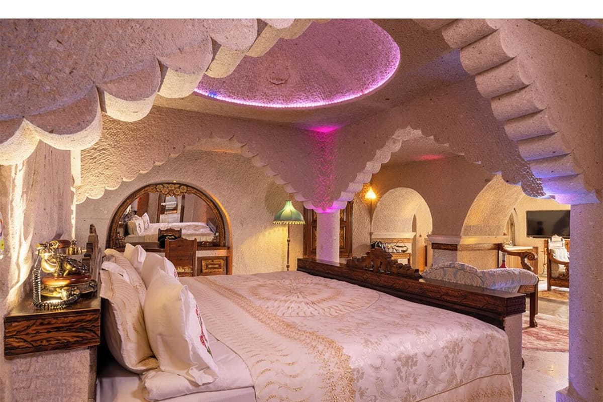 BYZANTINE KING SUITE with TURKISH HAMAM