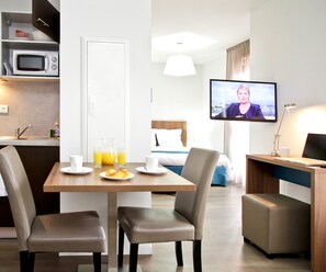 Chambres insonorisées, lits bébé (gratuits), draps fournis