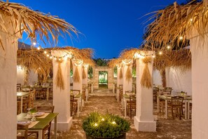 Se sirven cenas y cocina local