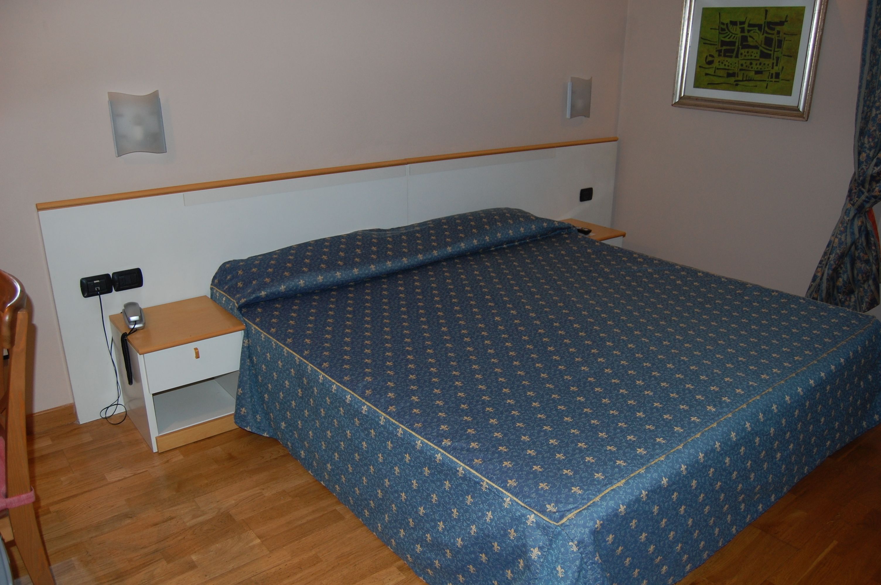 Minibar, desk, free cribs/infant beds, free WiFi
