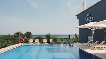 Seasonal outdoor pool, sun loungers