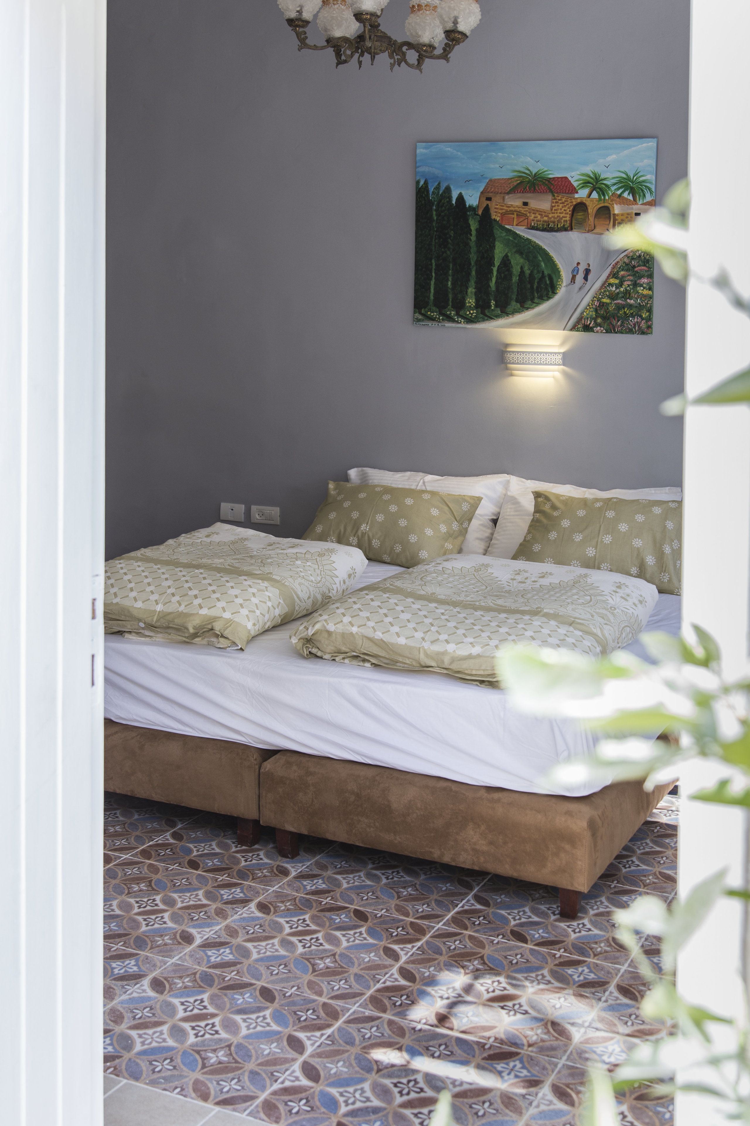 Amal's double room | Soundproofing, iron/ironing board, free WiFi, bed sheets