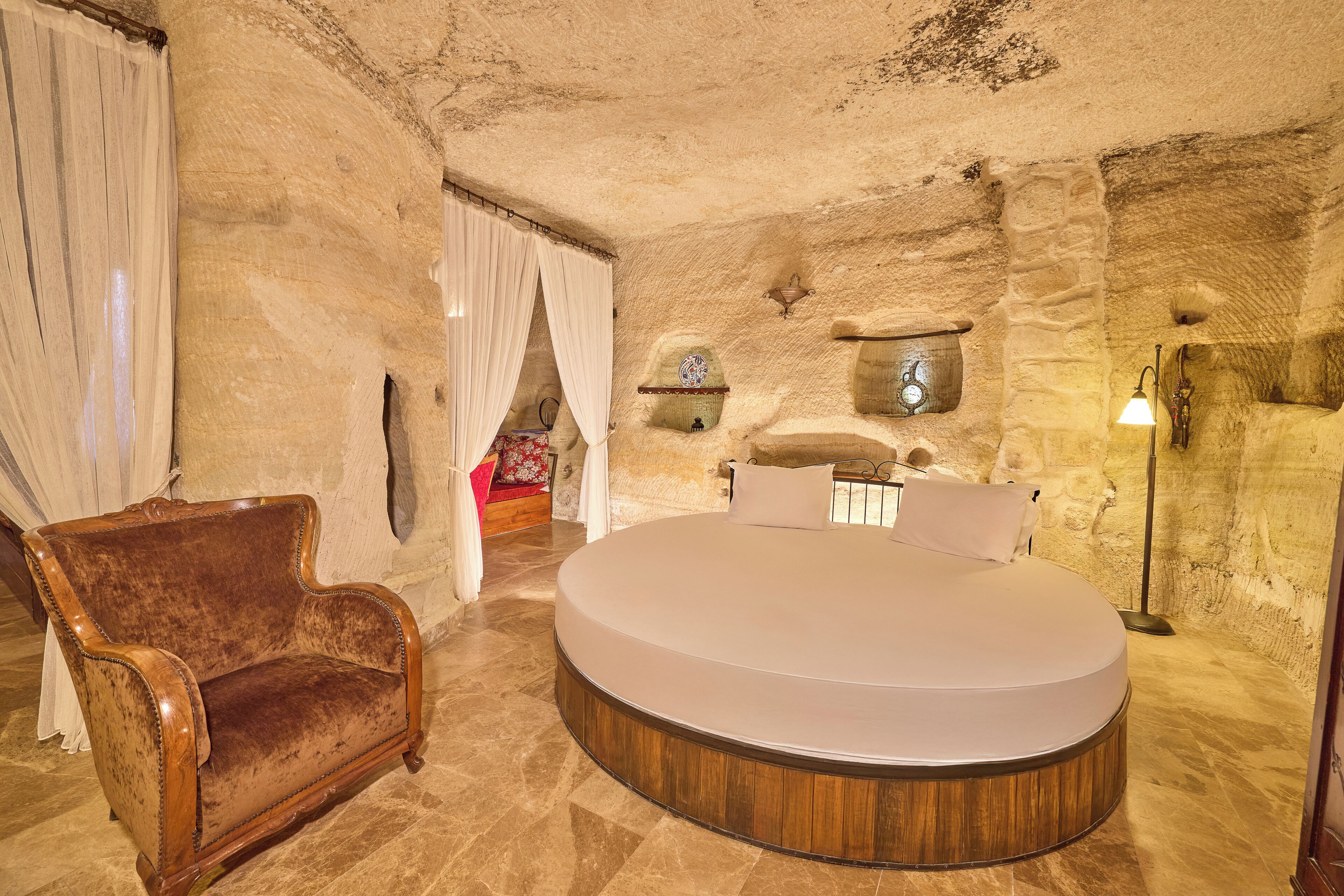 King Cave Suite | 1 bedroom, premium bedding, minibar, in-room safe