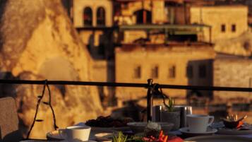 Free daily full breakfast