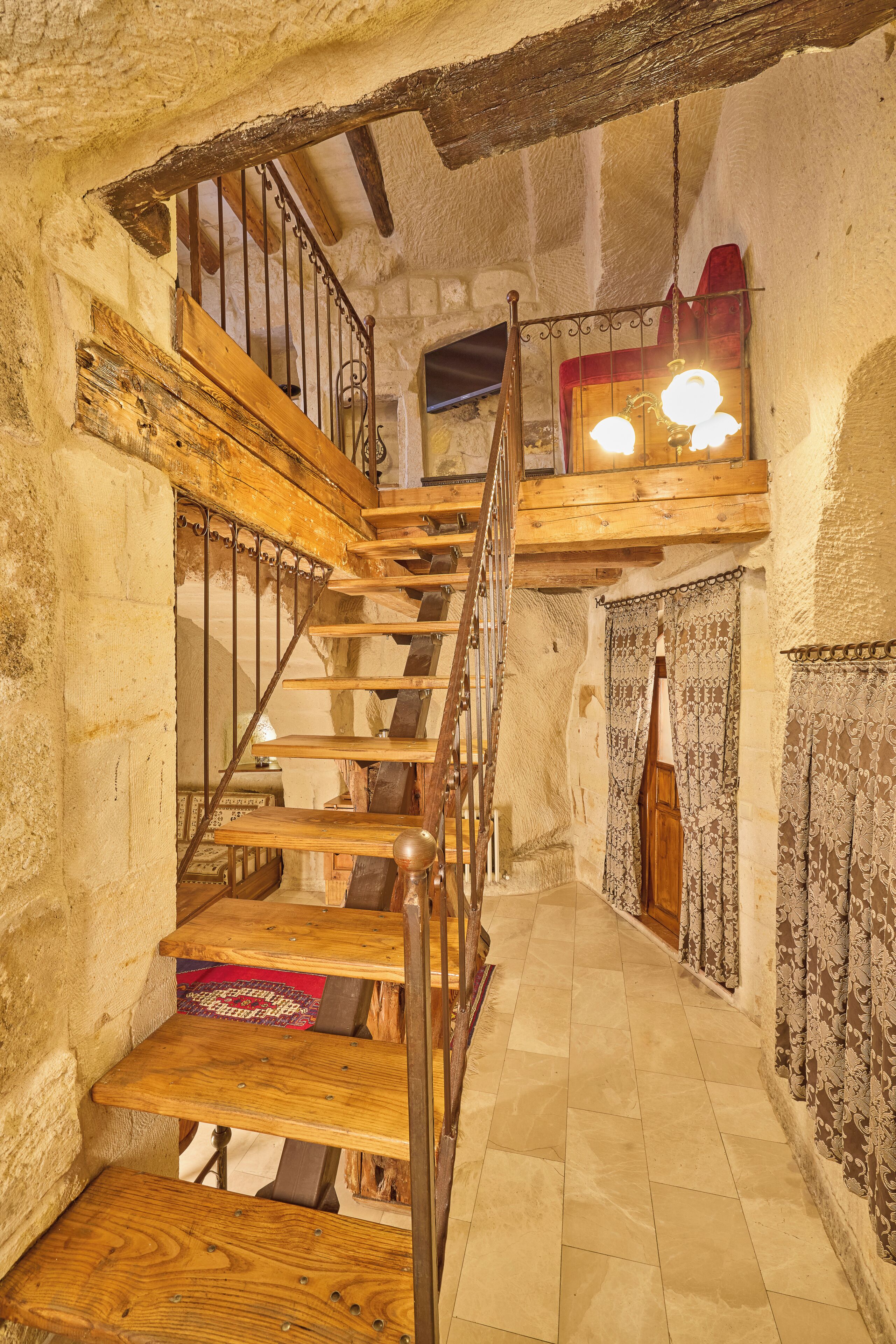 Grand Stone Suite | 1 bedroom, premium bedding, minibar, in-room safe