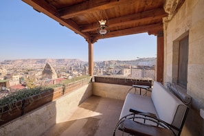 Two-Bedroom Family Suite | Balcon