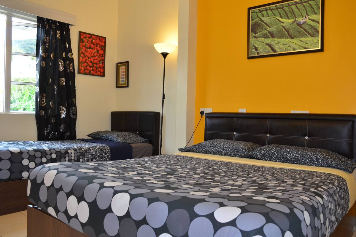 Free WiFi, bed sheets