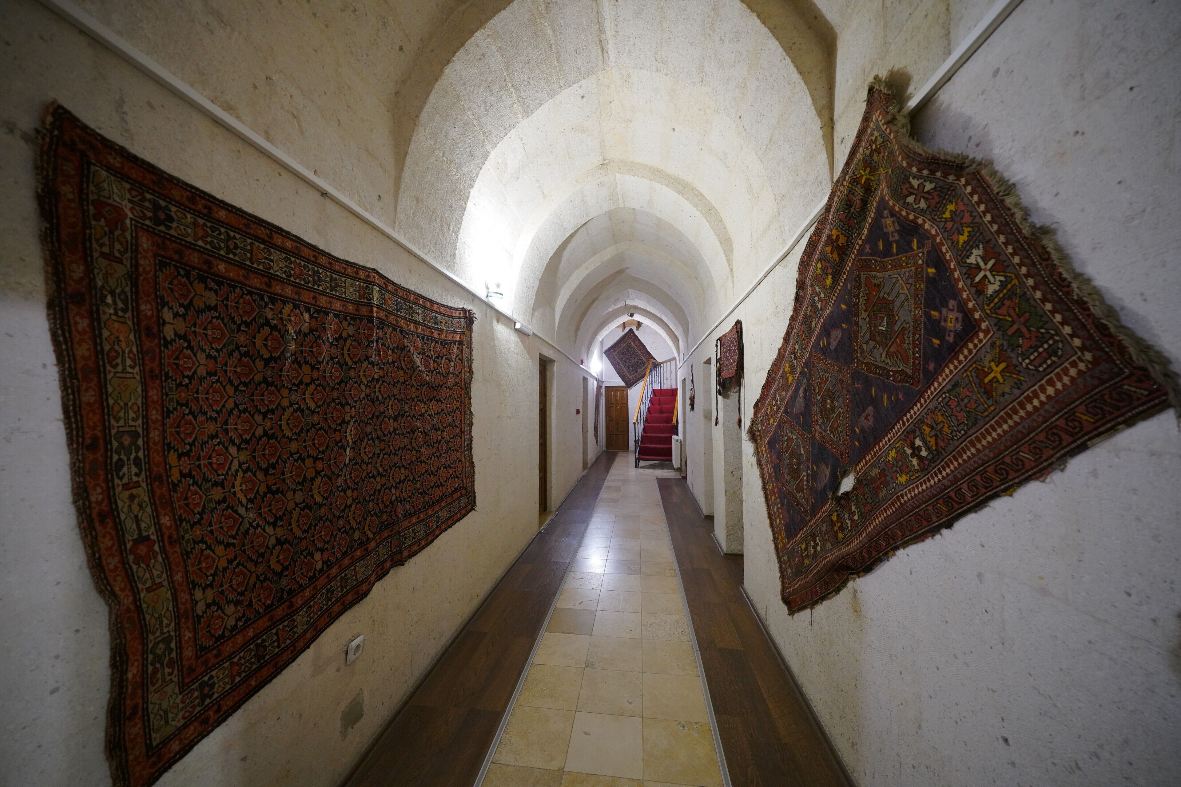Photo - Arch Palace
