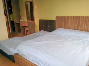 Apartment, 3 Bedrooms | Desk, rollaway beds, free WiFi - Kea Valley Hotel Apartment (Brinchang)