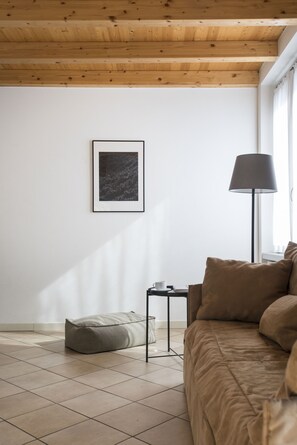 Apartment, 1 Schlafzimmer (8 adults, Mezzanine) | Schallisolierte Zimmer, Babybetten, kostenloses WLAN