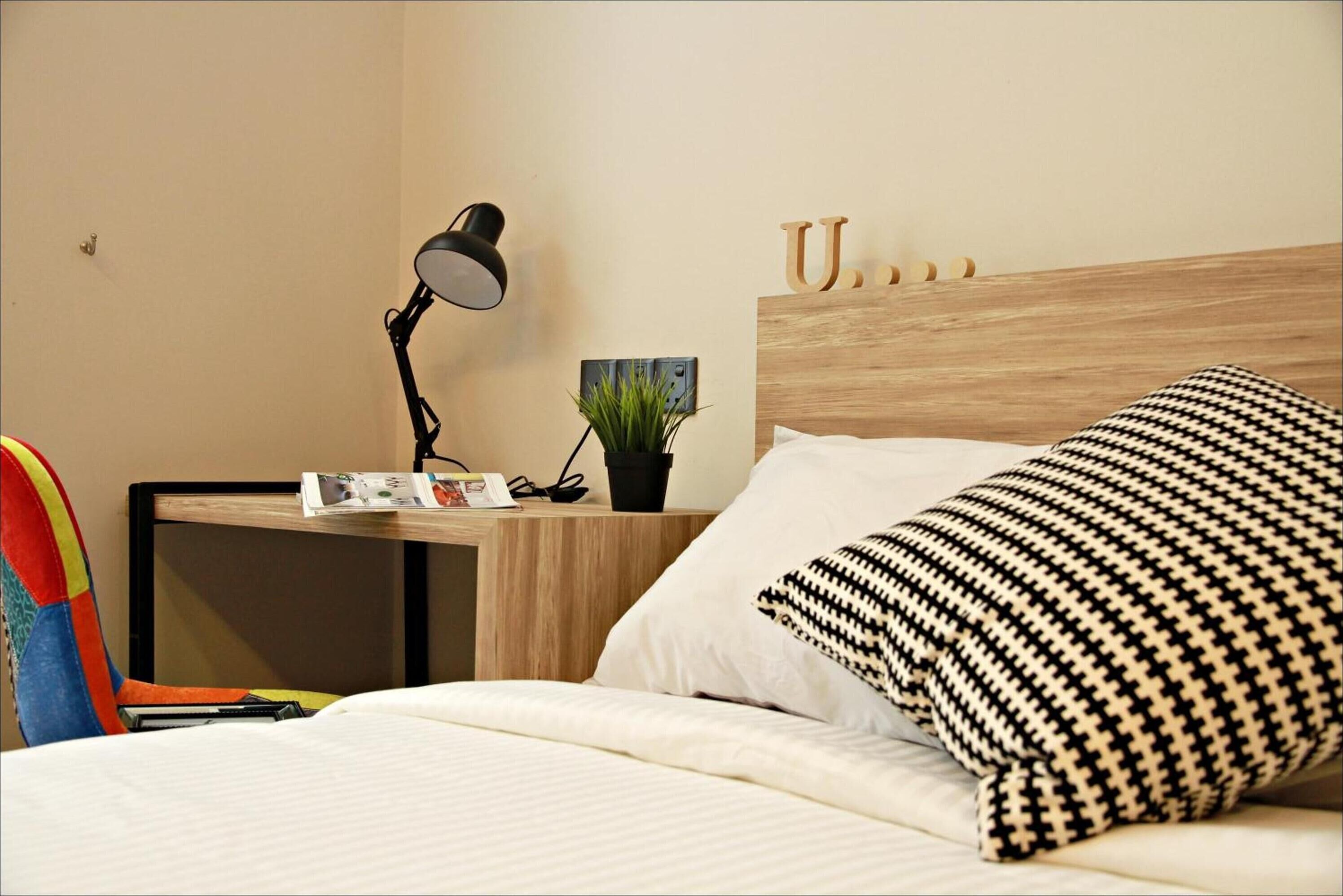 in-room safe, desk, bed sheets