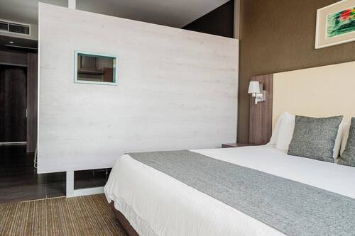Room, Kitchenette