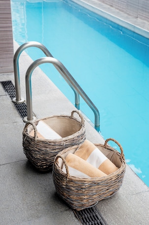 ์ค๋ด ์์์ฅ, 09:00 ~ 21:00 ์คํ, ์ผ๊ด์ ์์