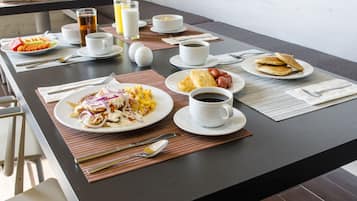 Free daily buffet breakfast