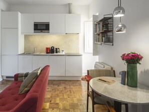 Apartment, 1 Bedroom, Kitchenette, City View | Private kitchen | Microwave, stovetop, dishwasher, espresso maker - Flattered to be in Tomar (Tomar)