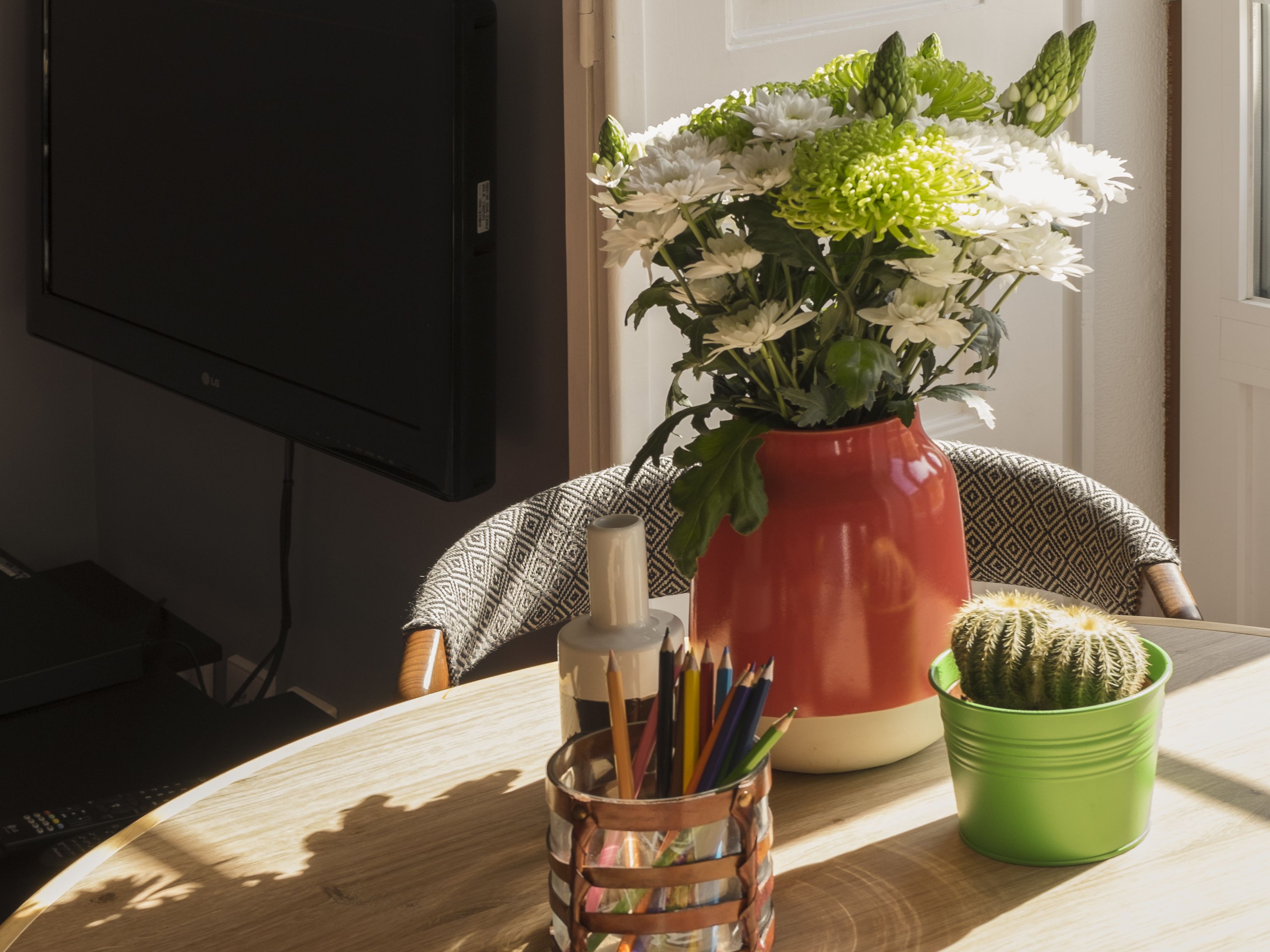 apartment, 3 bedrooms, kitchenette (convent view) | in-room dining