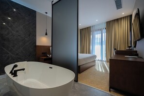 Premium Double Room | Bathroom | Hair dryer, bathrobes, slippers, towels - Bushi Resort & Spa (Skopje)