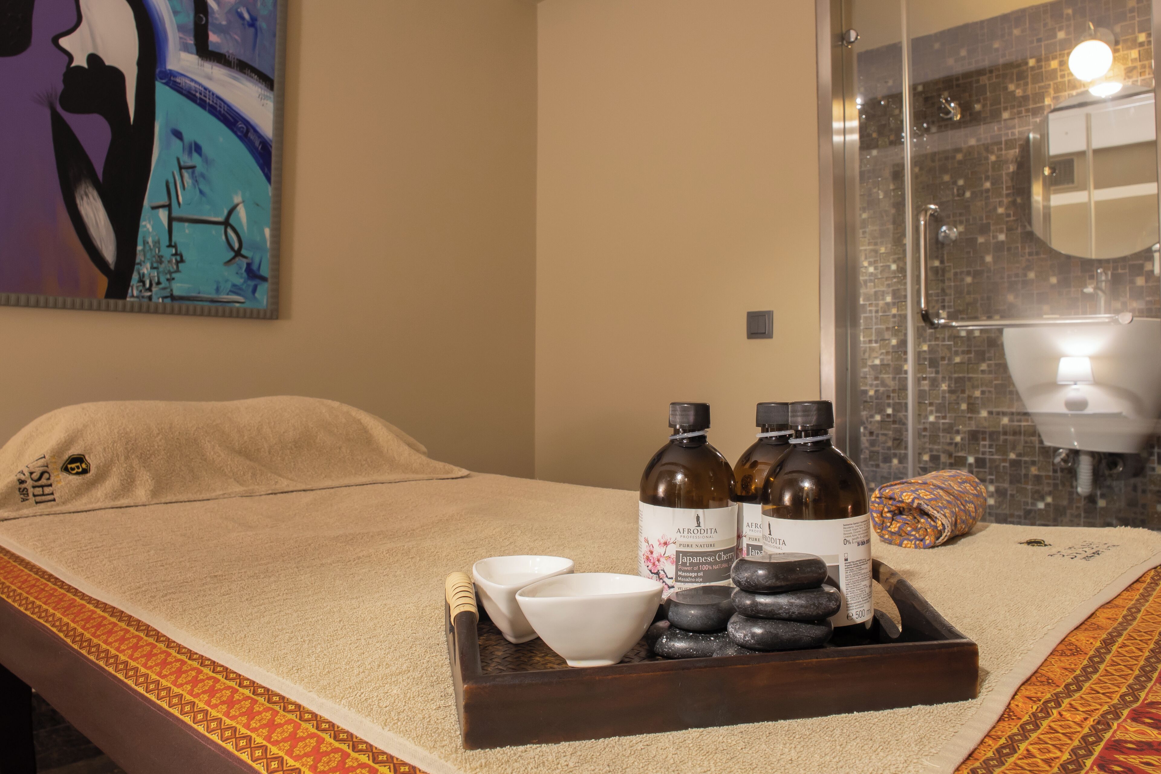 sauna, hot tub, steam room, turkish bath/hammam, body treatments