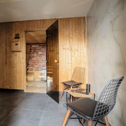 Sauna, hot tub, steam room, Turkish bath, body treatments, Thai massages