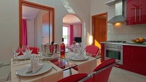 Apartment, 2 Bedrooms, Terrace, Sea View (Stars) | In-room dining