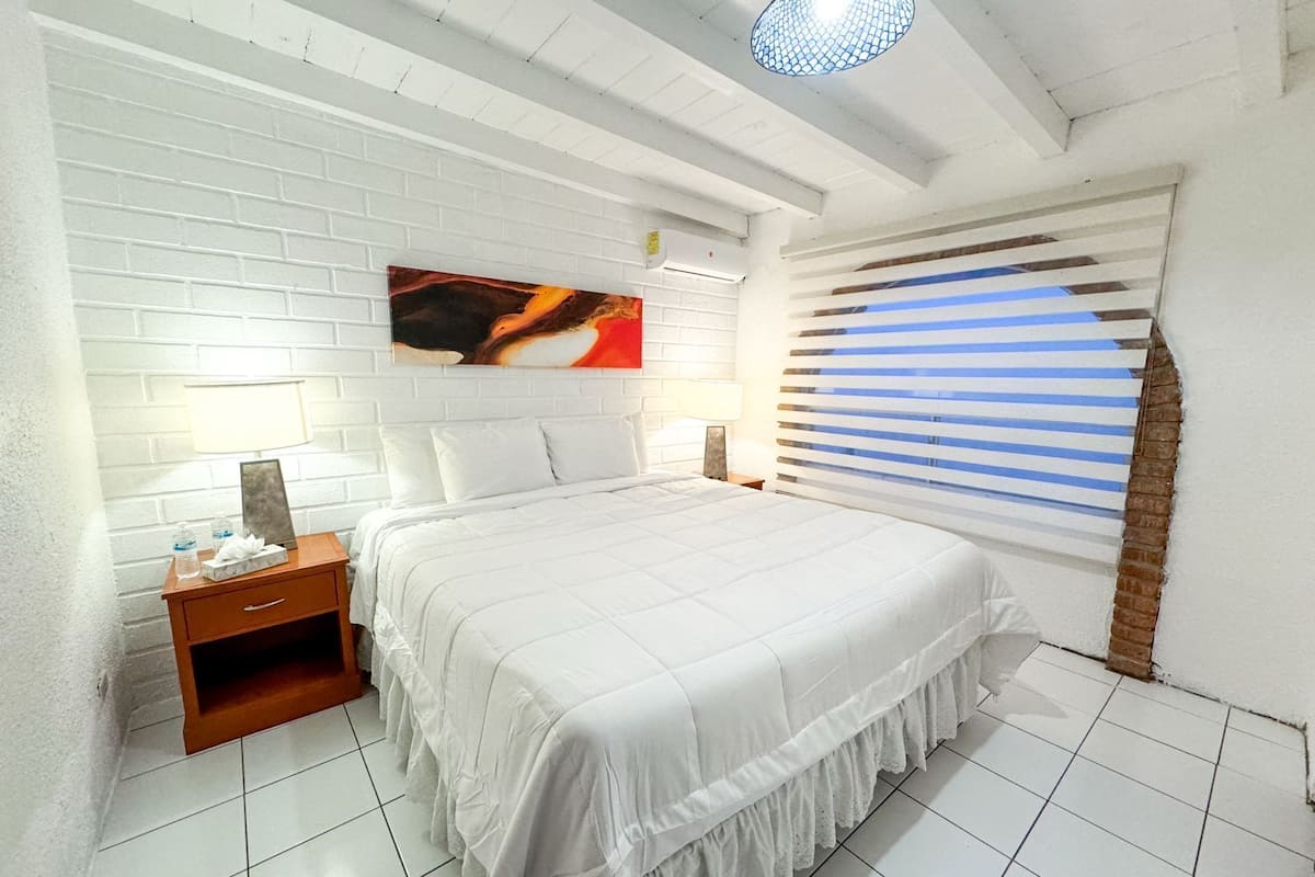 Premier House, 1 Bedroom | Blackout drapes, WiFi (free), individually decorated