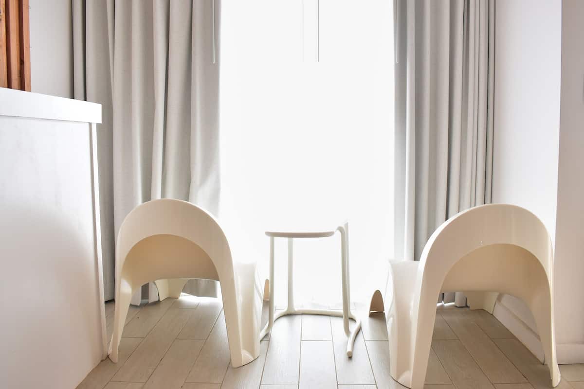Estilo California Sencilla | Blackout drapes, WiFi (free), individually decorated
